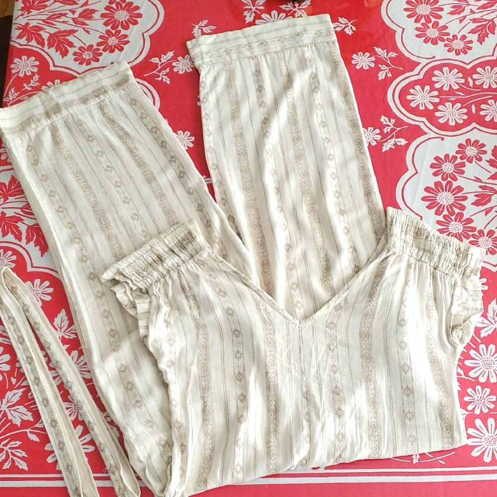 3/$25 Monteau Los Angeles Jumpsuit Med